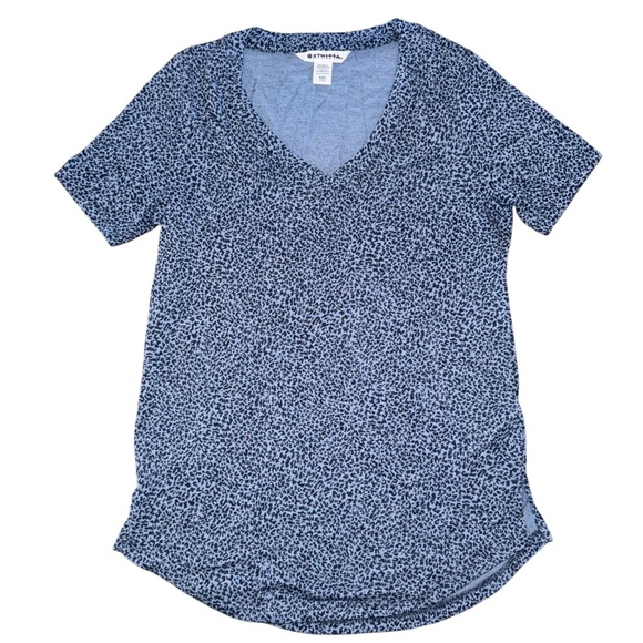 NWOT Athleta Breezy Scoop V-Neck Tee Short Sleeve Shirt Micro Cheetah Leopard - Picture 1 of 8